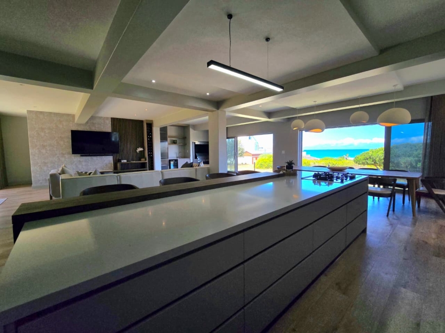 4 Bedroom Property for Sale in Outeniqua Strand Western Cape